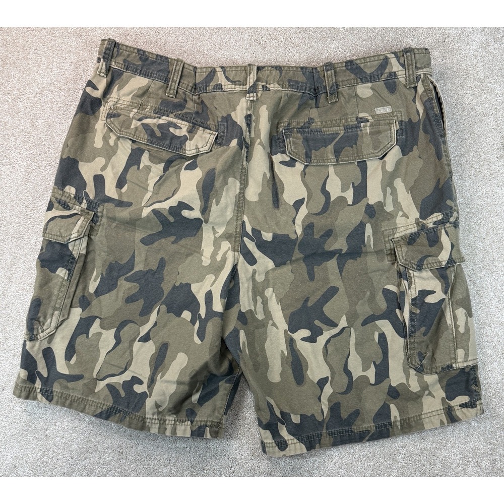IZOD Cargo Shorts Men's 42 Brown Camouflage  10" Inseam Hiking Outdoor - Picture 7 of 8